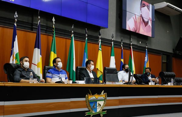 Testemunha diz que coordenadora e ex-secretária estadual de Saúde arrombaram setor do HGR e levaram documentos