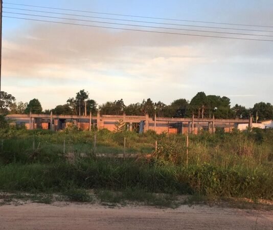 Moradores de Rorainópolis denunciam abandono de creche